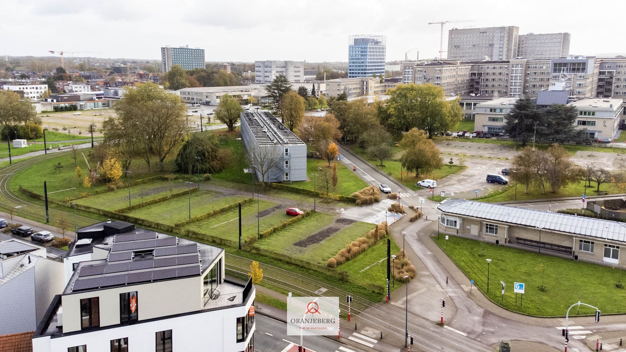 Volledig gerenoveerd lichtrijk 2 slpk app met terras vlakbij UZ Gent foto 4