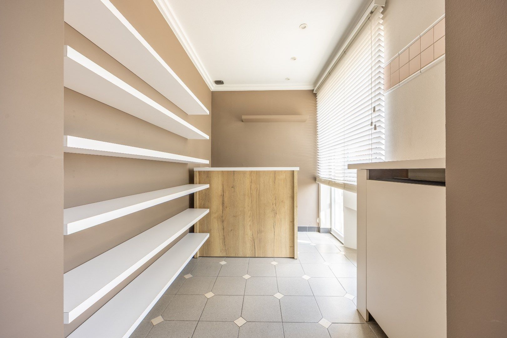 COMMERCIEEL PAND OP TOPLOCATIE IN WAREGEM foto 6