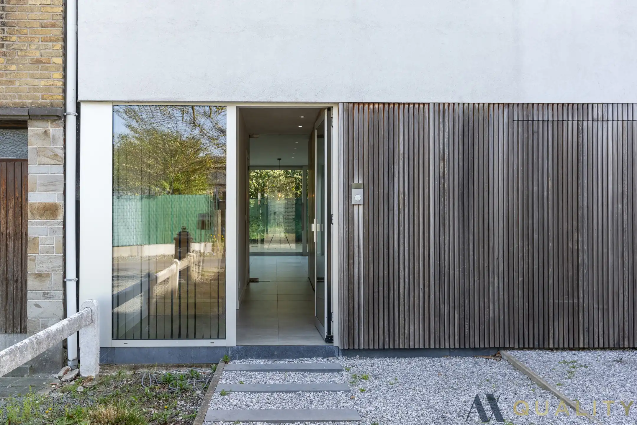 Charmante woning in rustige, doodlopende straat te Lebbeke foto 3