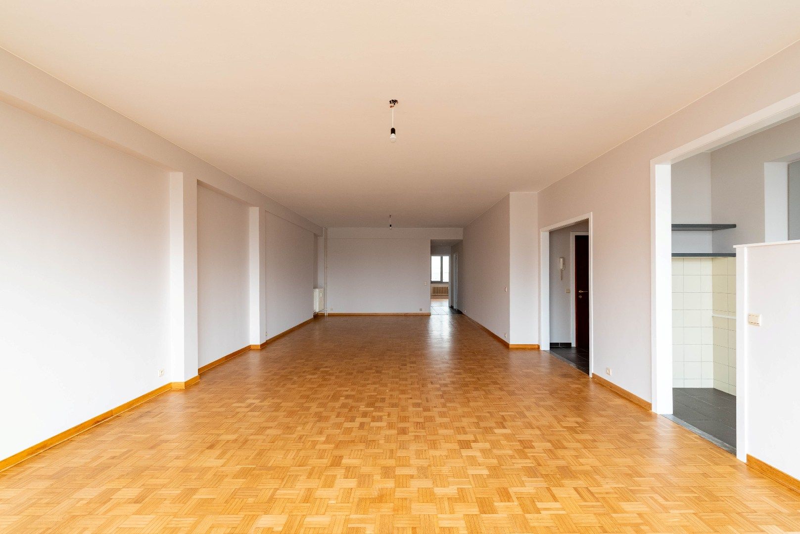 Riant appartement met 2 ruime slaapkamers foto 8