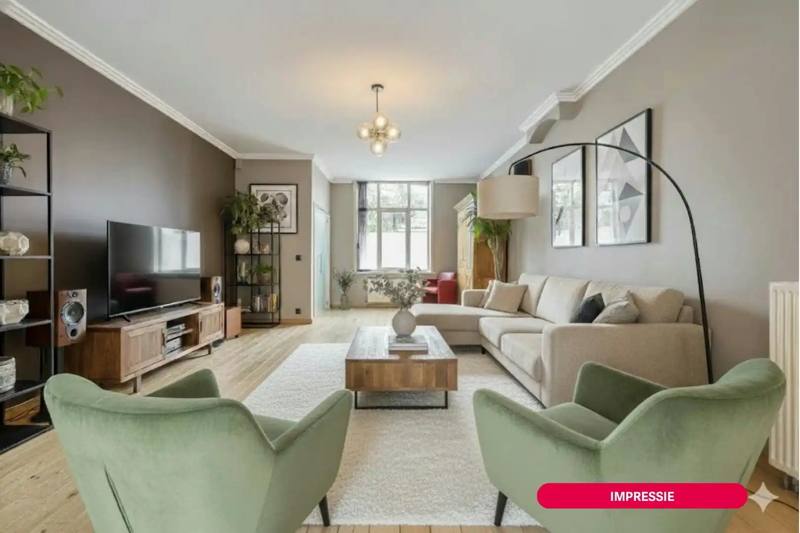 Instapklaar huis met 5 slaapkamers in Assebroek  foto {{pictureIndex}}