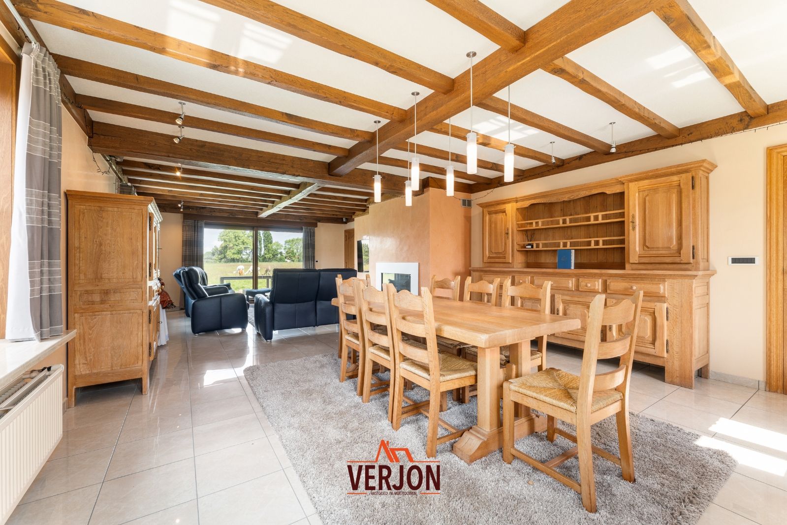 Riante villa op 13.722m2 met 6 slaapkamers, dubbele garage en prachtig vergezicht foto 8