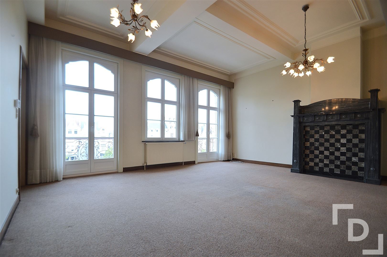 Ruim appartement op toplocatie in Ieper. foto 3