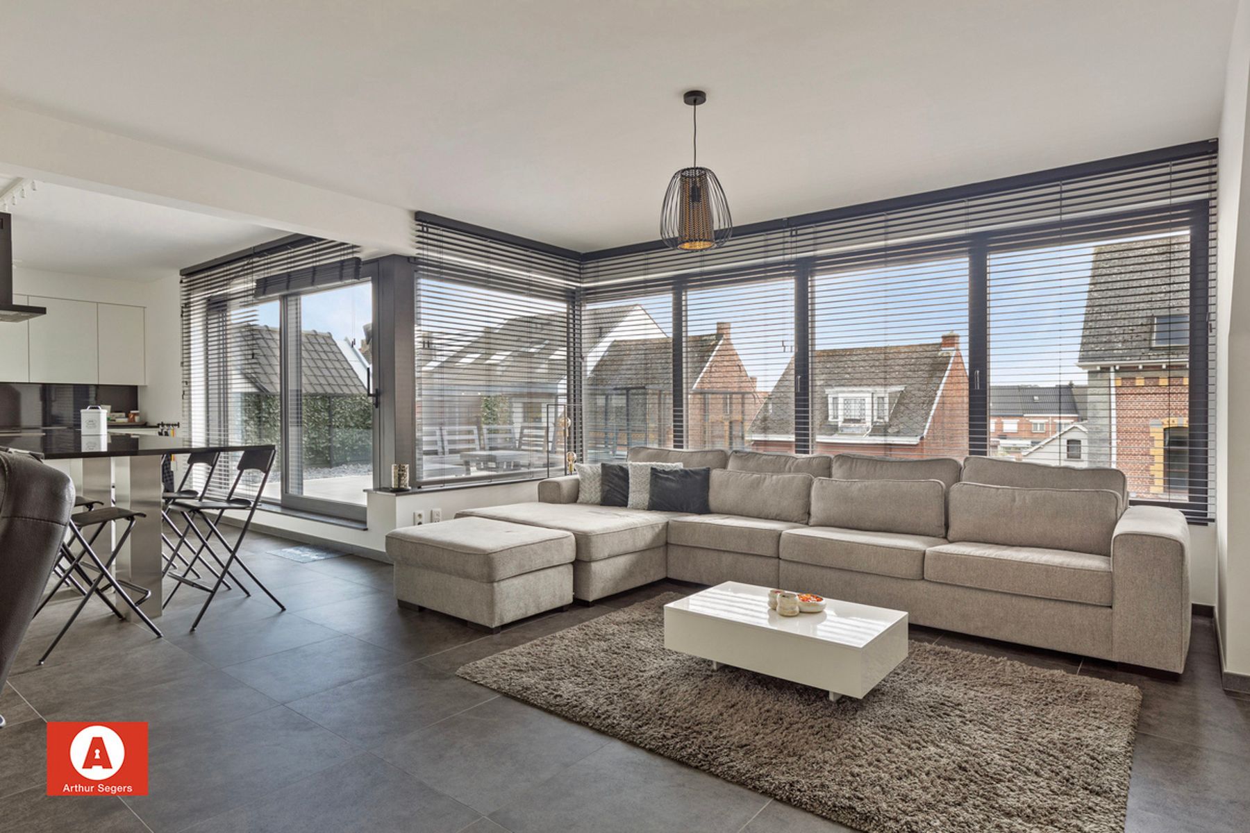 IN OPTIE - Recent Penthouse + terras + 2 autostaanplaatsen + berging  foto 5