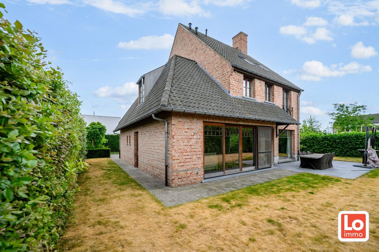 Ruime, charmante en degelijke alleenstaande villa met inpandige garage op een rustige en makkelijk bereikbare locatie tussen Lochristi en Gent. foto 38