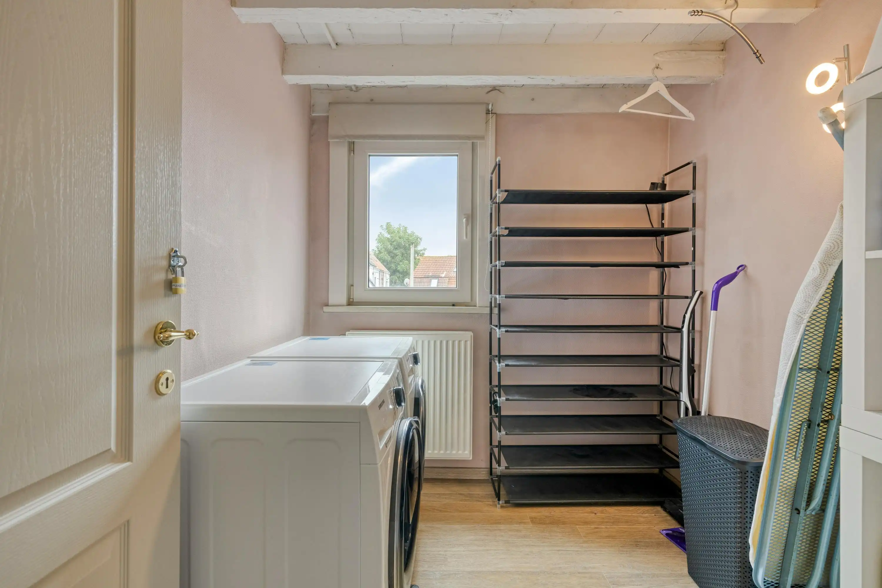 Instapklaar huis met 2 slaapkamers in Assebroek foto 11
