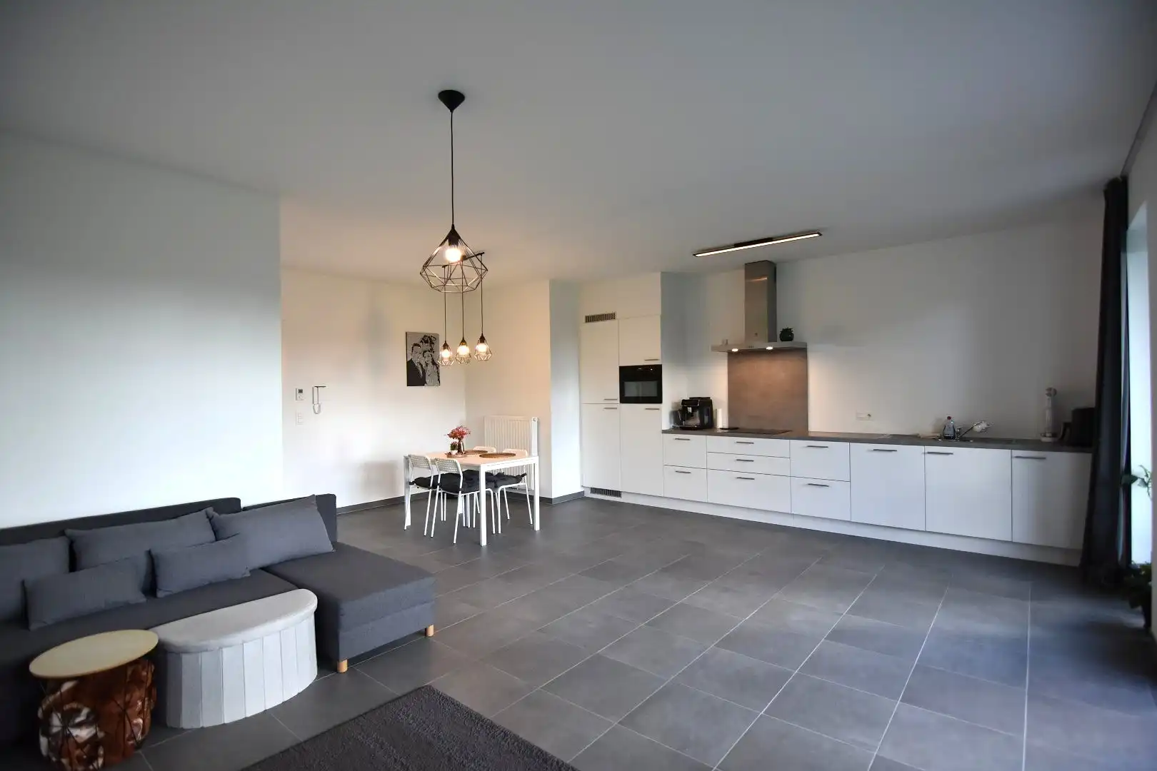 Lichtrijk 2-slpk appartement met ruim terras foto 5