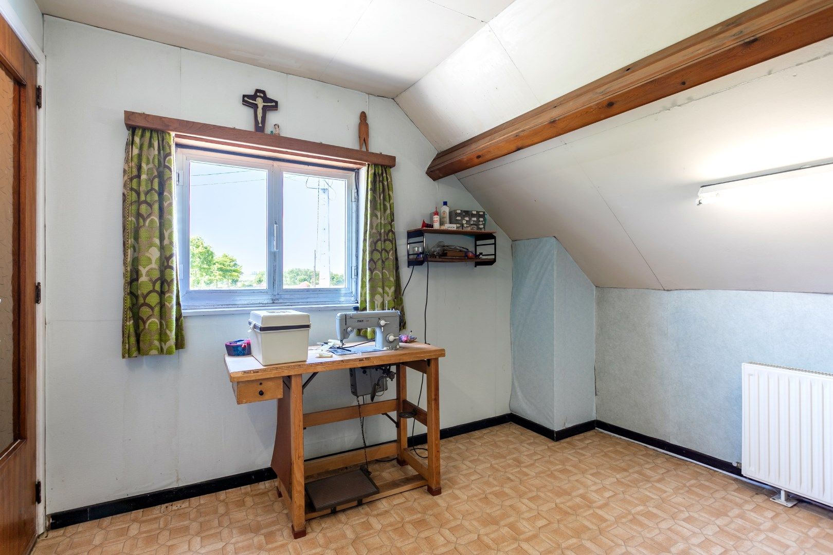 Te renoveren woning met 3 slaapkamers, loods en weide op 59a in het groene Pepingen foto 13