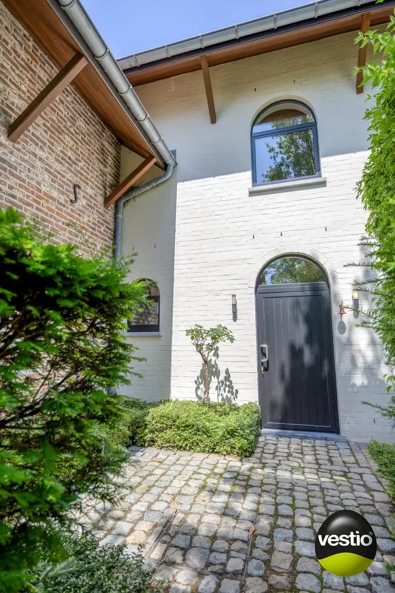 EXCLUSIEVE HOEVE MET MEERDERE WOONGEDEELTES, ATELIER, STALLING en AANPALENDE WEIDE OP CA. 1,6 HECTARE NABIJ DOMEIN NIEUWENHOVEN. foto 62