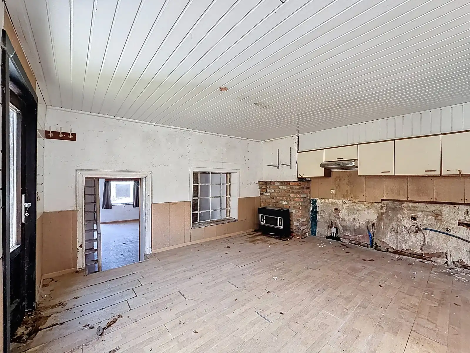 Volledig te renoveren woning met 2 SLPK, op Toplocatie! foto 5