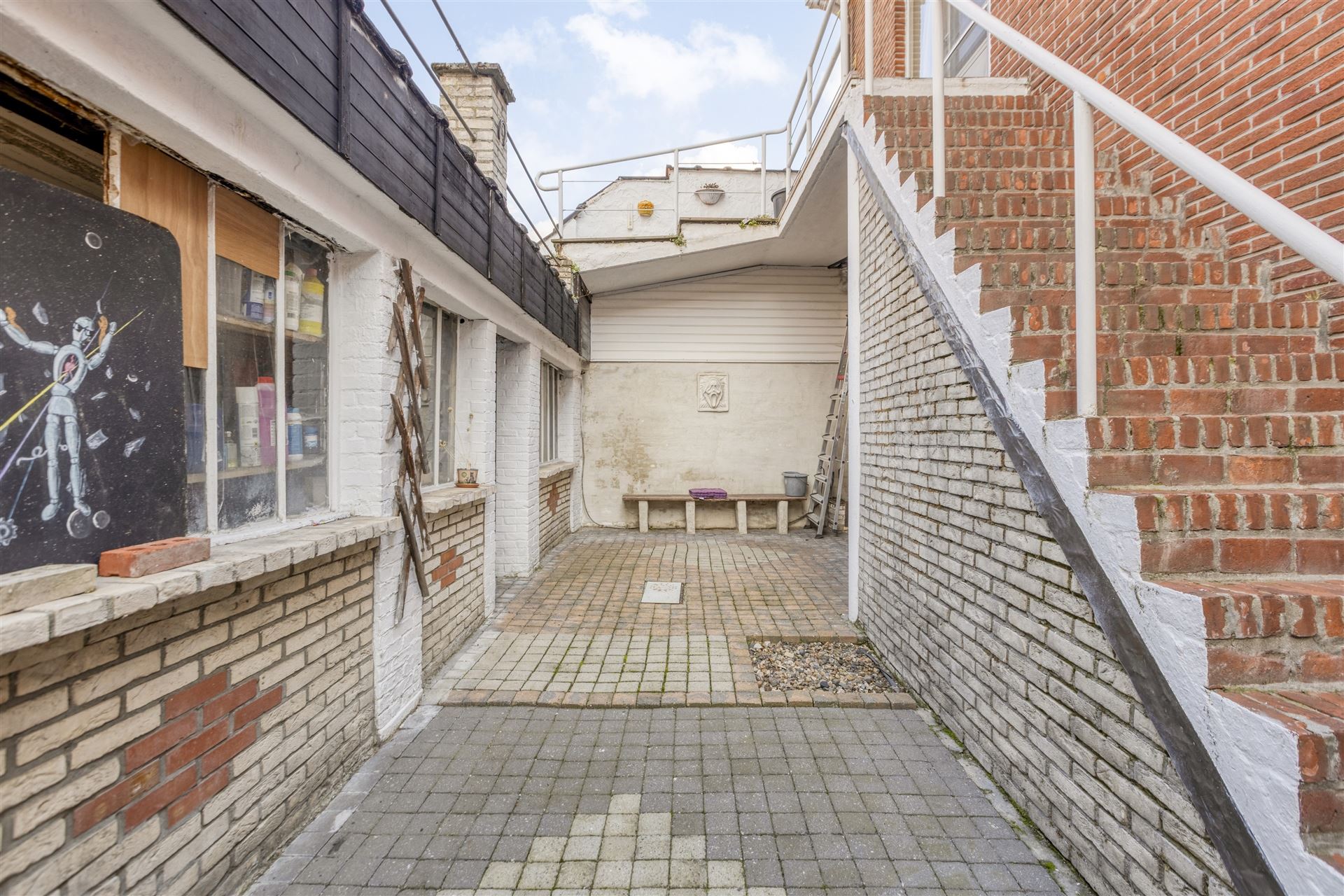 Te Renoveren Meergezinswoning met Garage foto 26