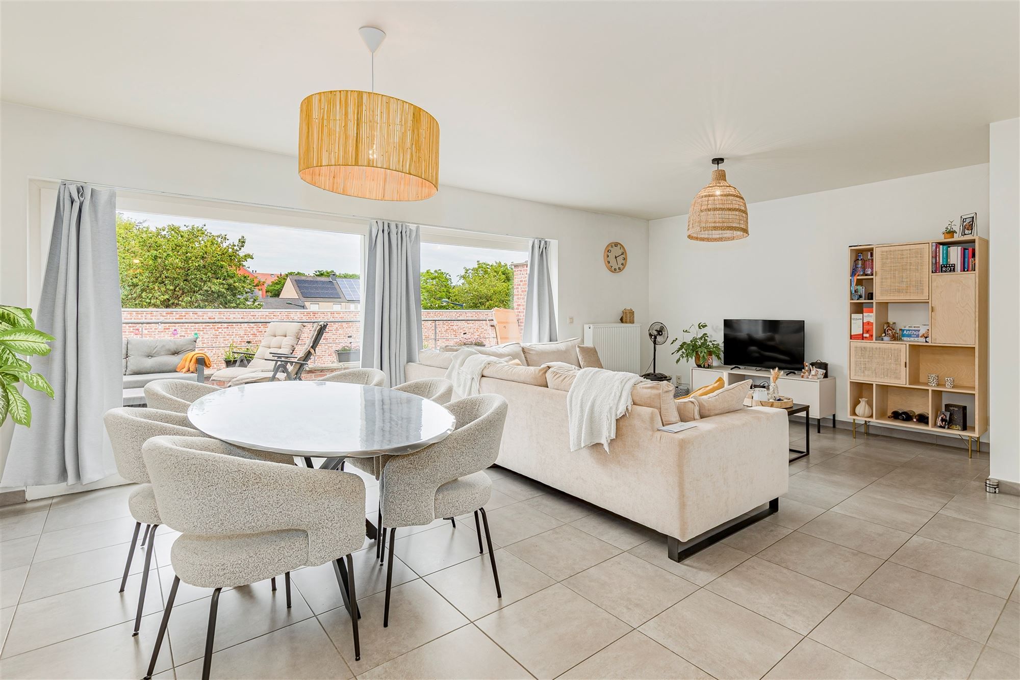 Lichtrijk appartement met 2 slpk en terras in Bazel foto 2