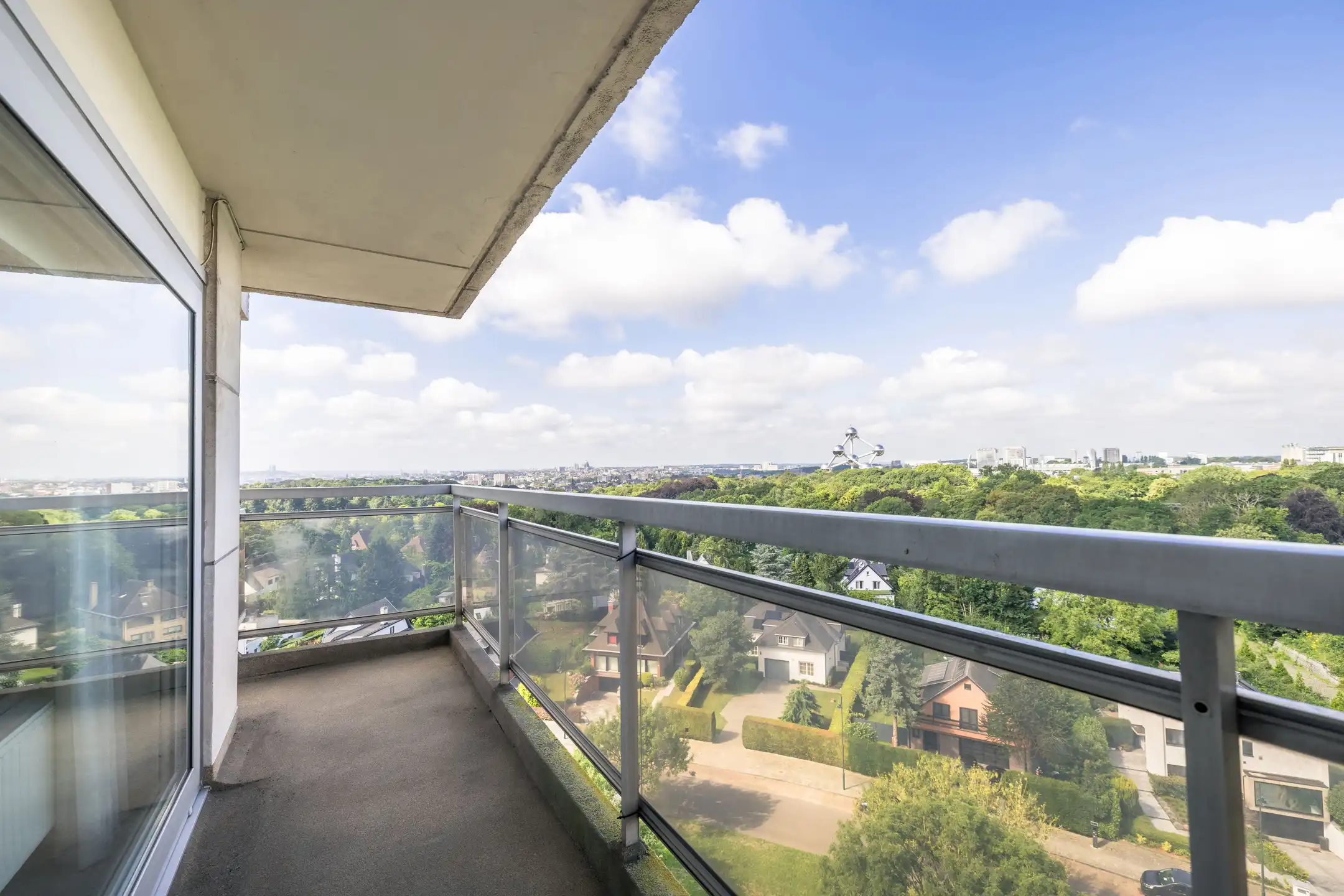 Prachtig appartement met 2 slaapkamers + garage foto 3