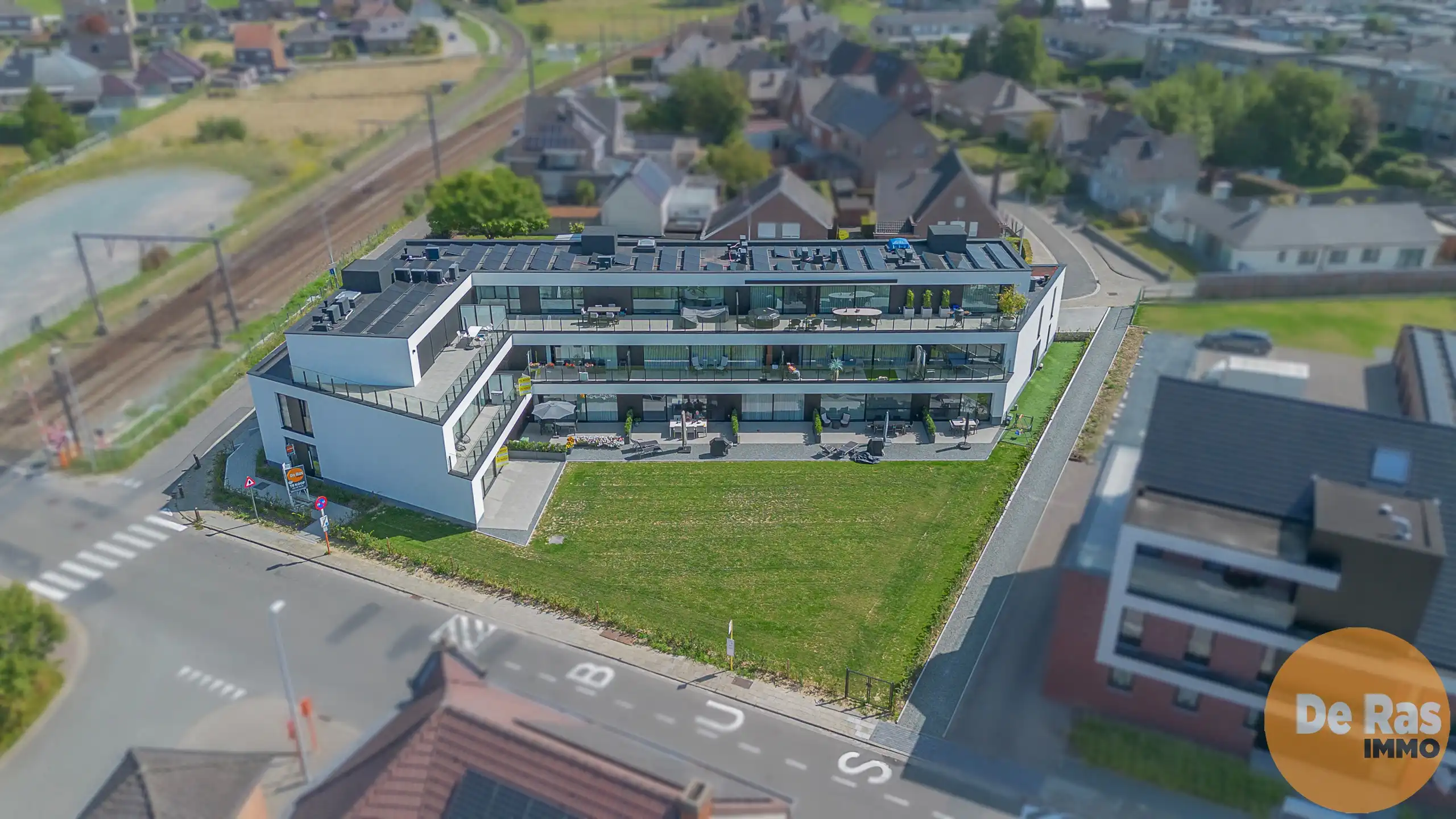 BURST -  Ruim 3 slaapkamer app met tuin en terras foto 6