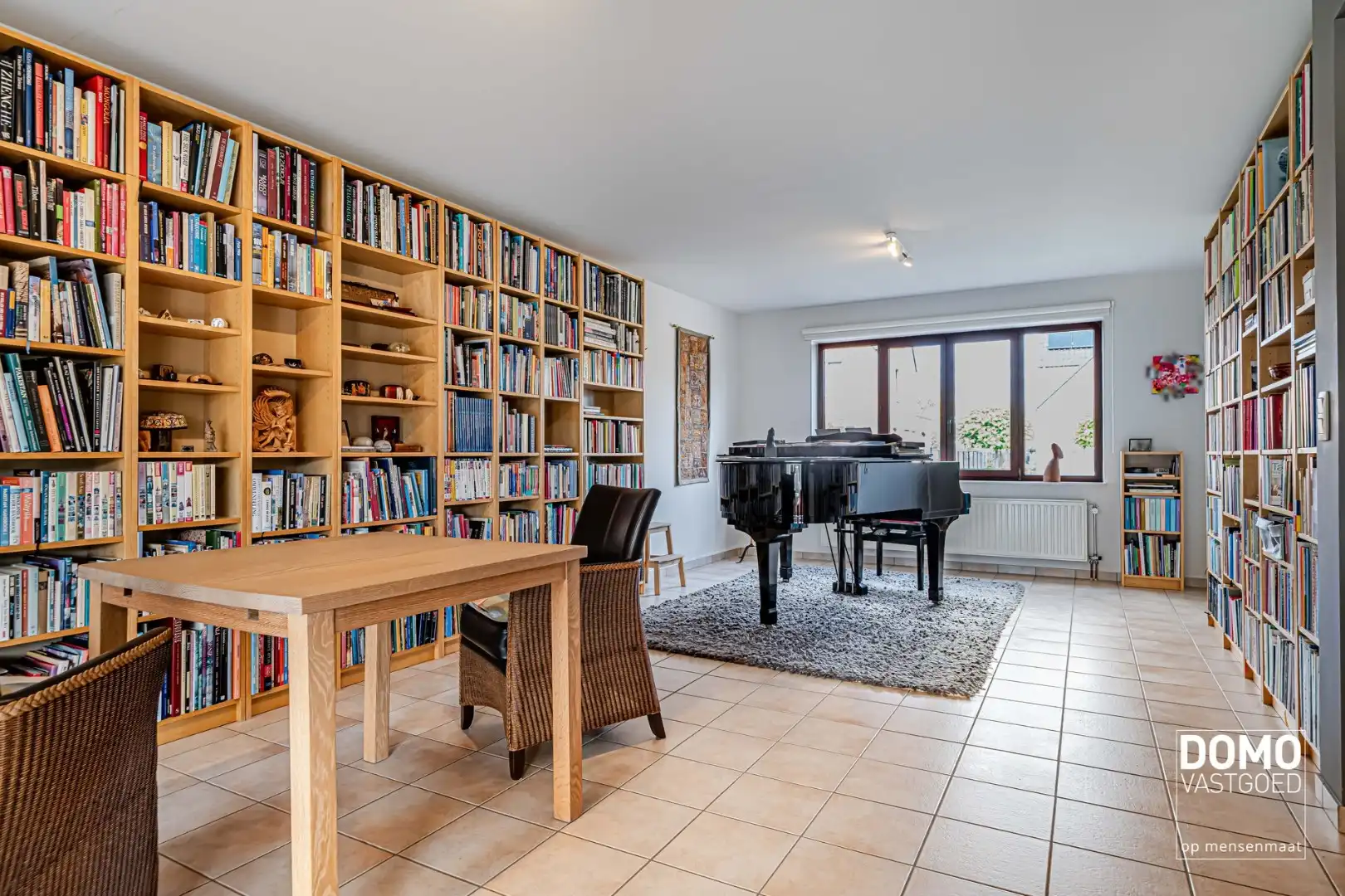 ZUIDWESTELIJK GEORIËNTEERDE DOORZONWONING MET LICHTRIJKE AANBOUW, GEZELLIGE TUIN EN RUIME GARAGE TE KURINGEN (HASSELT)  foto 5