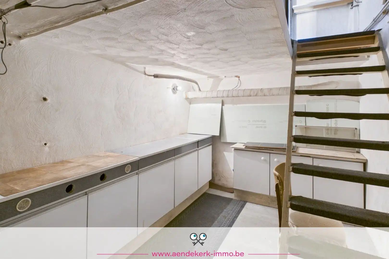 Vrijstaande woning met 4 slaapkamers en garage, zonder renovatieplicht  foto 17