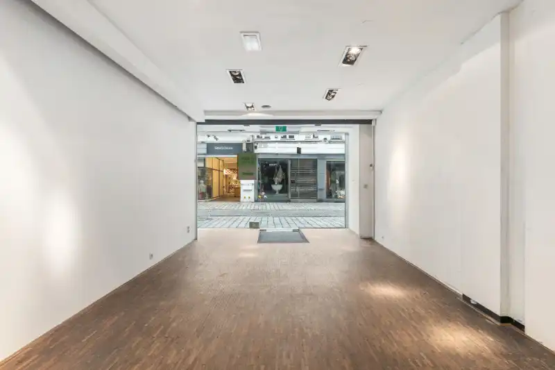 Winkelpand met woonst en tuin centrum Roeselare foto 4