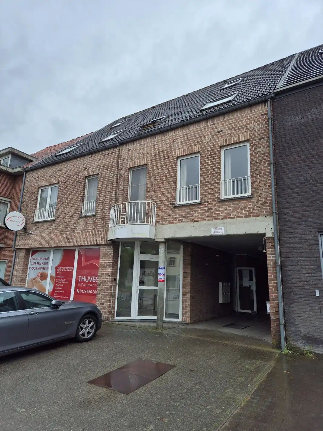 Gelijkvloers appartement met terras en autostandplaats foto {{pictureIndex}}