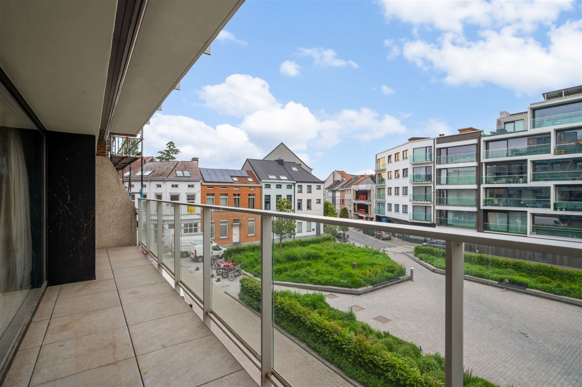 Lichtrijk appartement met drie slaapkamers en twee terrassen foto 4