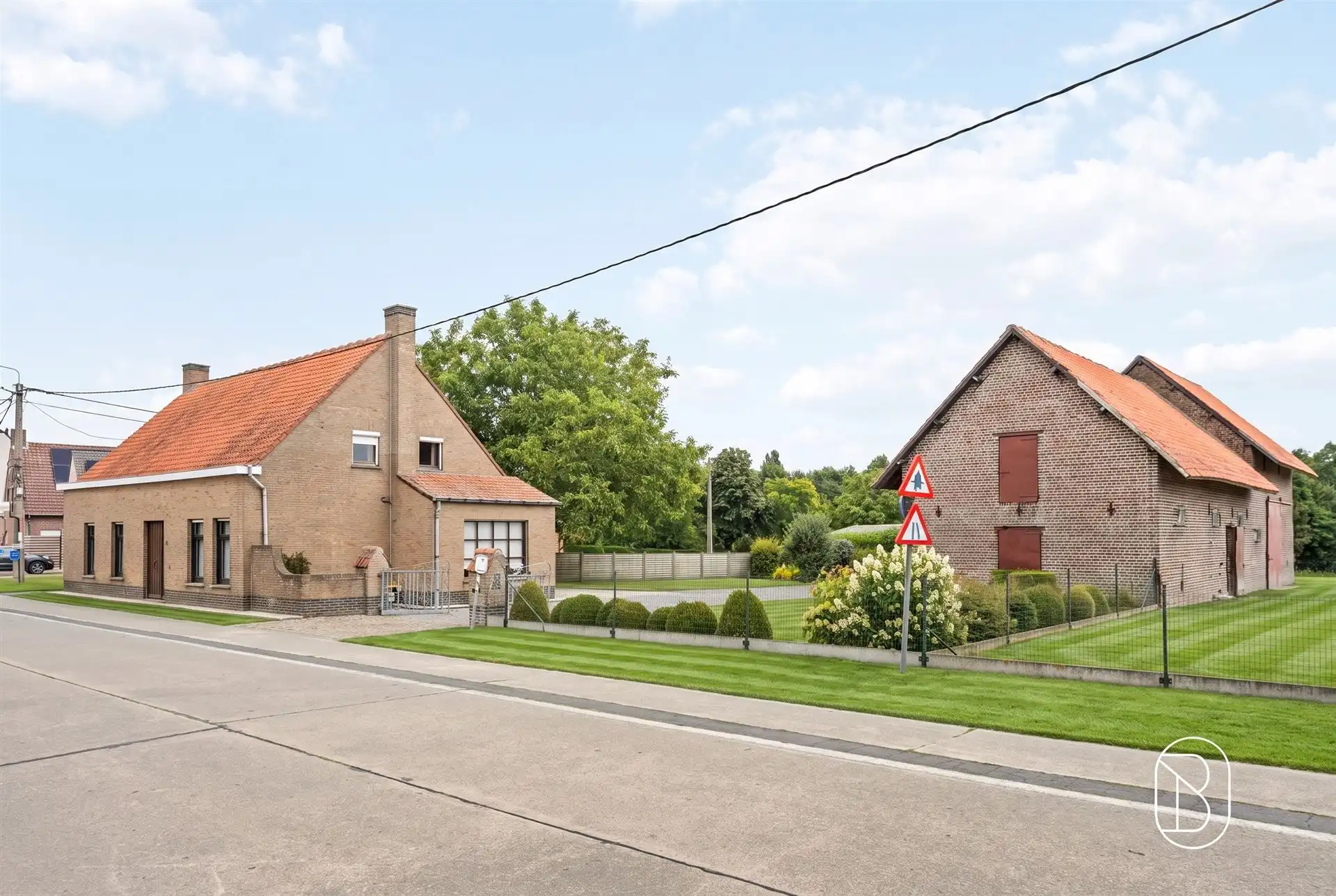 Eigendom met schuur en weide, op 1,6 hectare.  foto 4