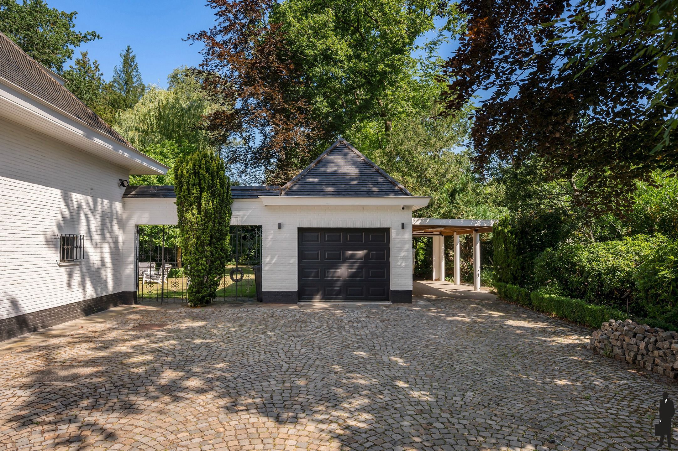 Franse villa op ca. 2.140 m² in 't Vriesdonk gelegen! foto 18