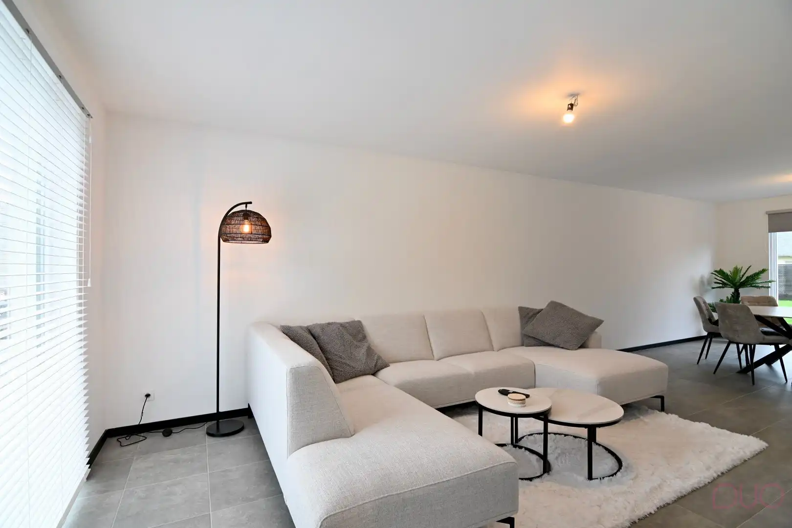 Moderne halfopen gezinswoning. foto 3