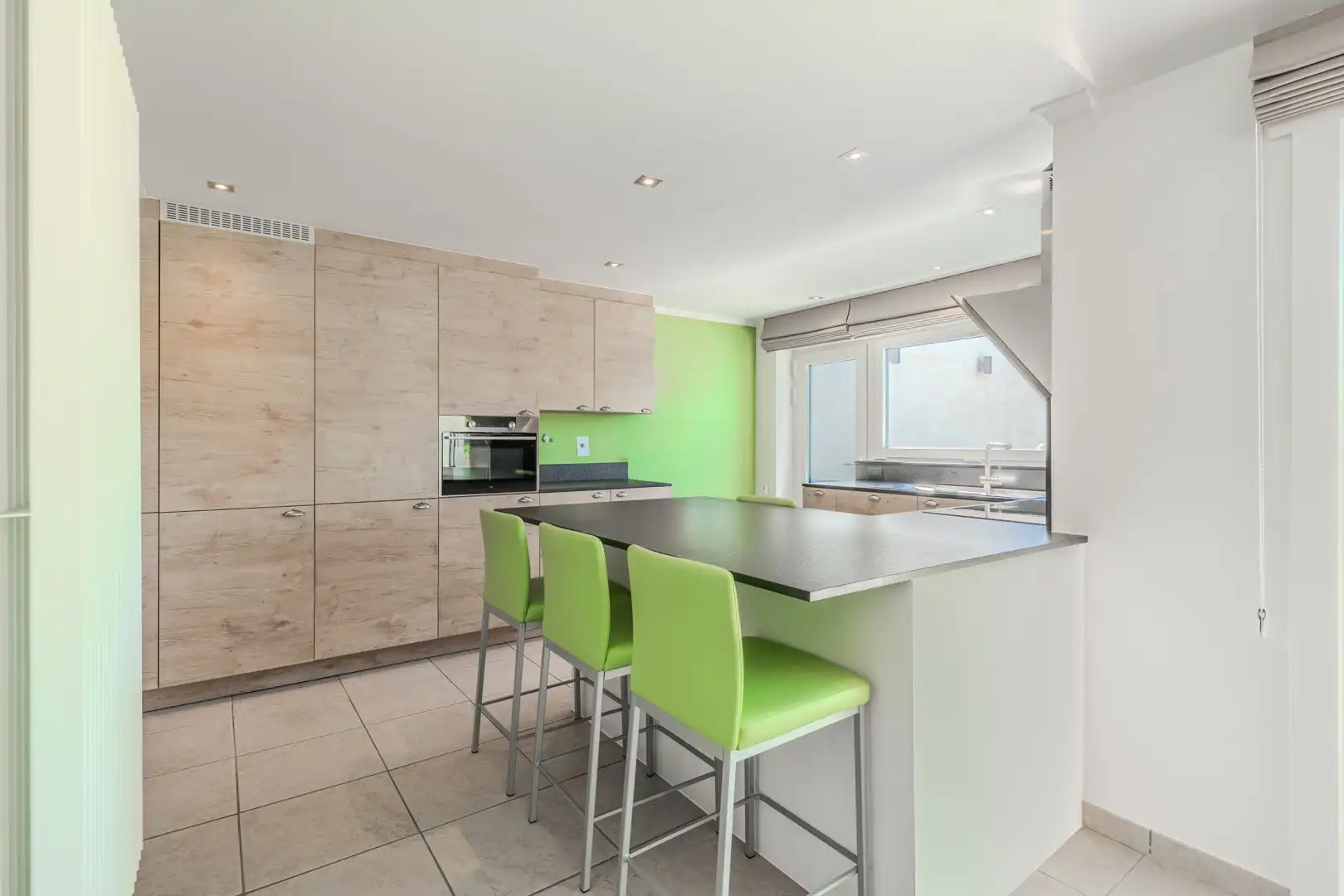 Gezinswoning met 3 à 4 slpks en garage in het centrum foto 5