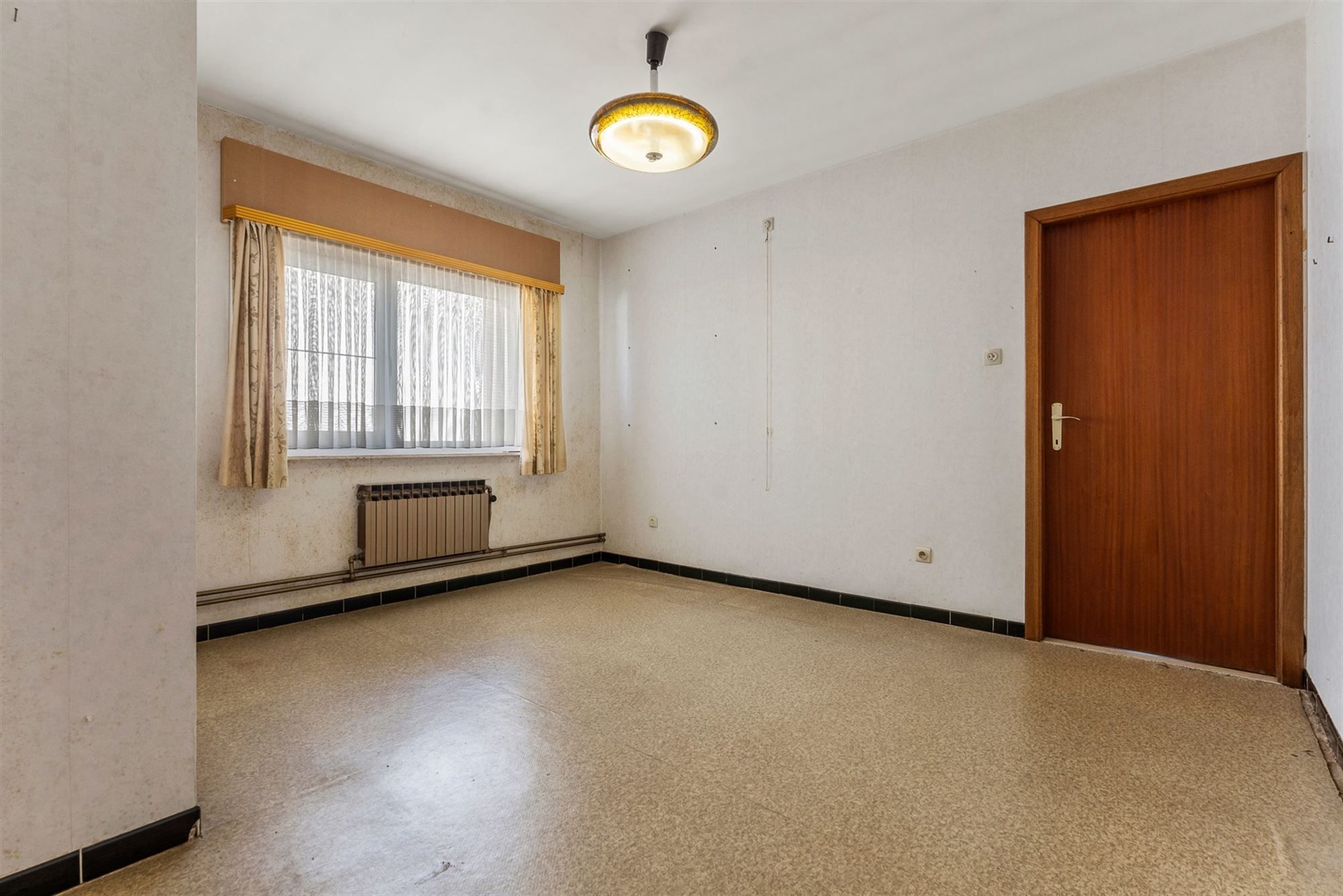 GOED ONDERHOUDEN GELIJKVLOERSE WONING MET 3 SLAAPKAMERS RUSTIG GELEGEN TE STAL foto 19
