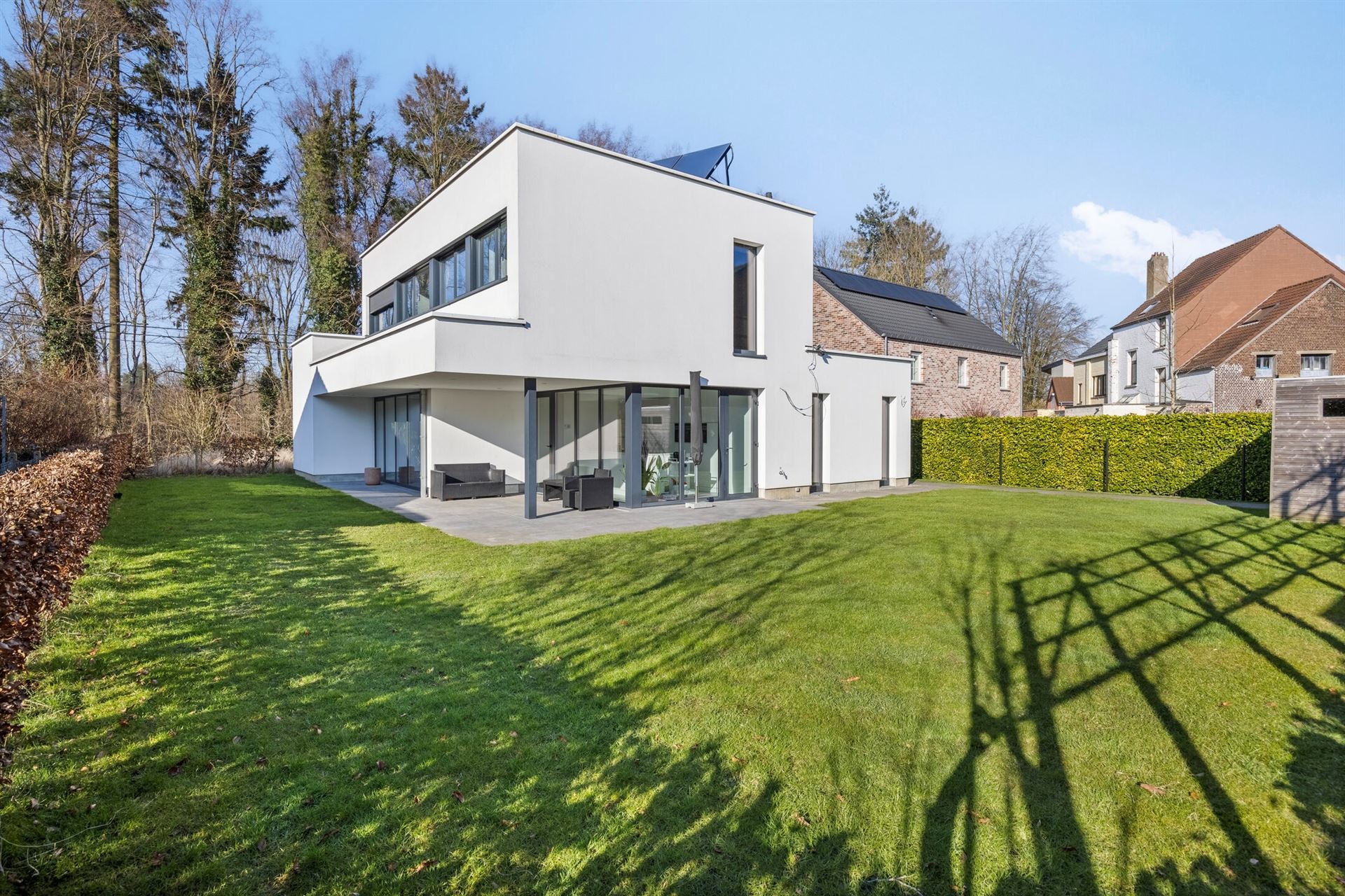 Moderne en energie-vriendelijke villa op een mooi perceel foto 2