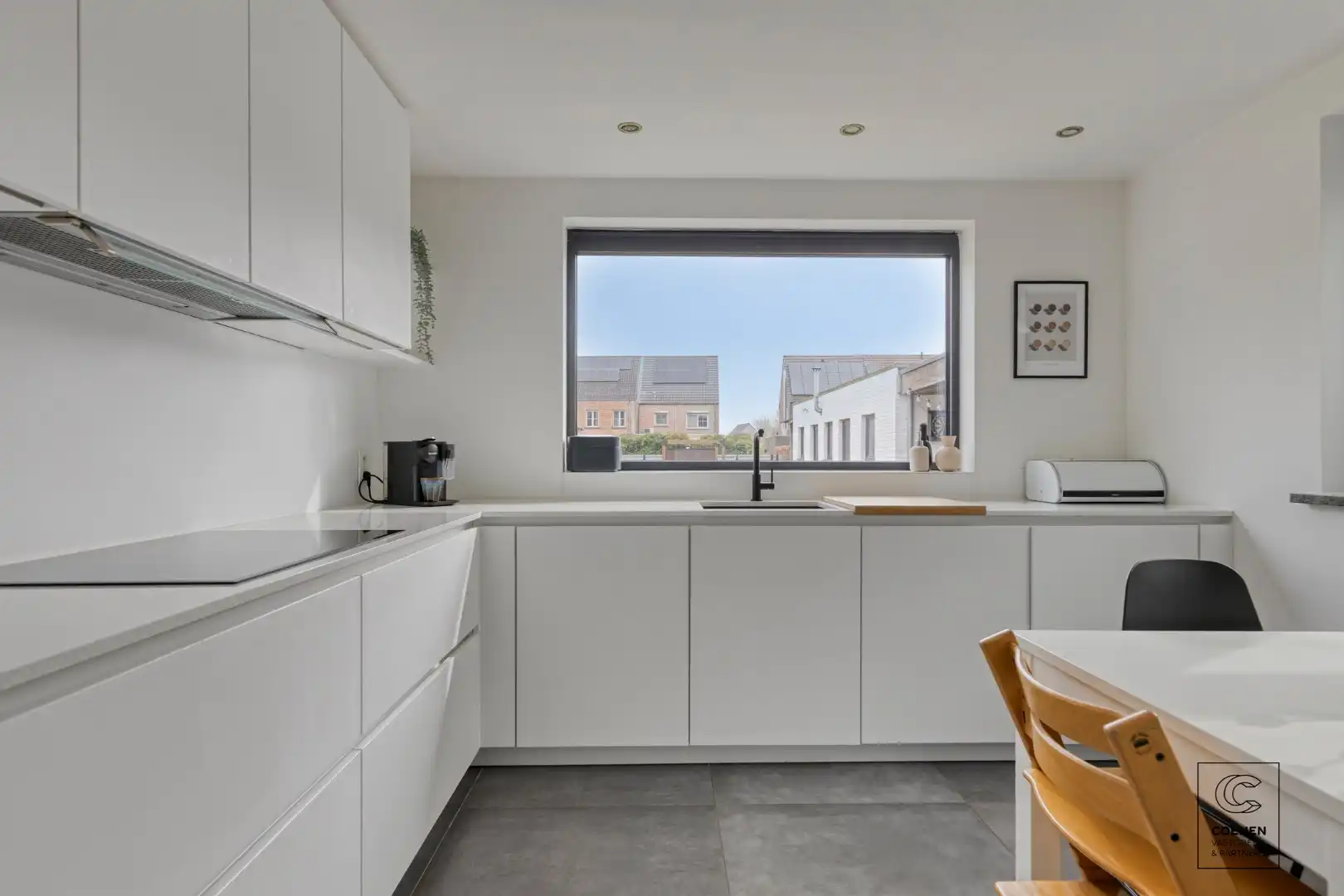 Gerenoveerde woning met 4 à 5 slpk's op een gunstige ligging te Oelegem! foto 8