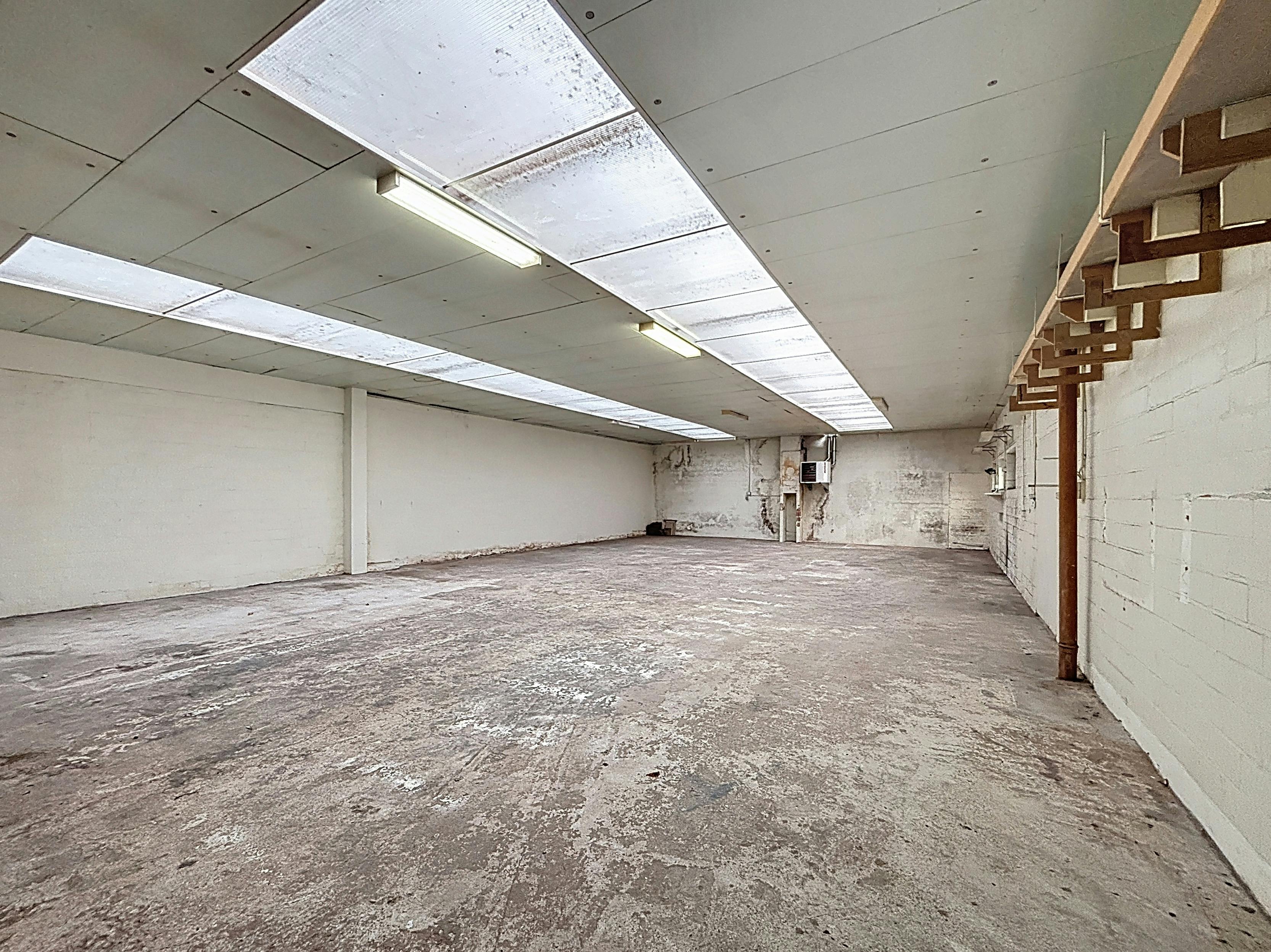 Huis met 2-3 slaapkamers, garage en loods in Assebroek  foto 18