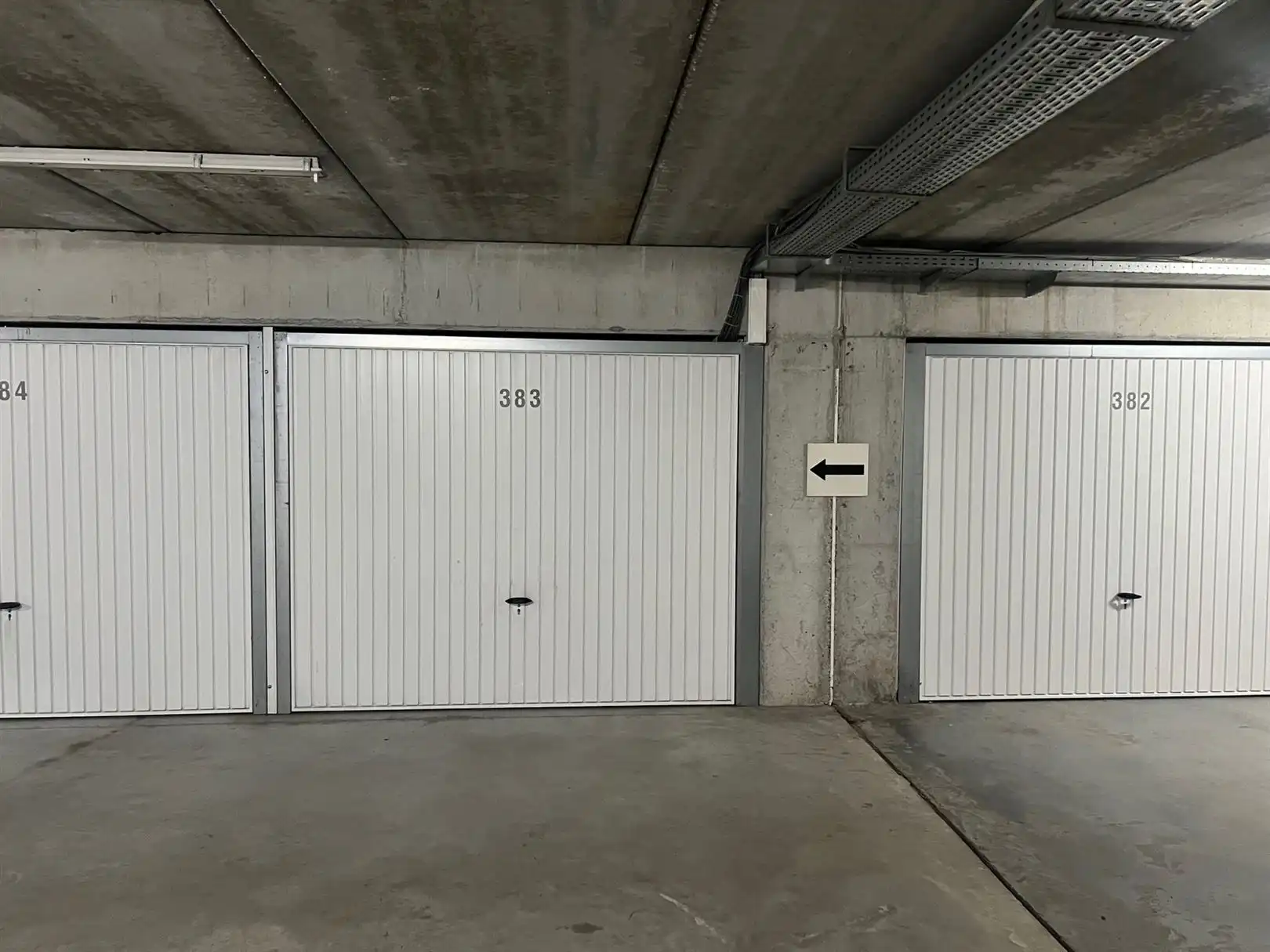 Riante dakstudio met groot terras en terrasberging foto 20