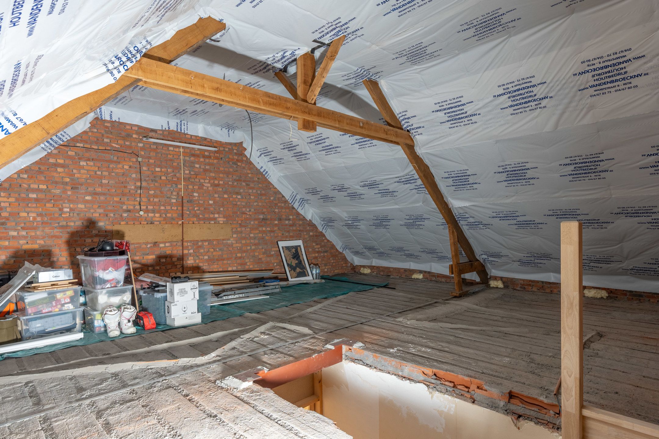 Instapklare gezinswoning met garage en tuintje te Turnhout. foto 26