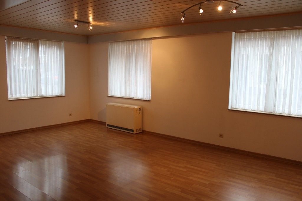 Zeer mooi appartement met garage foto 4