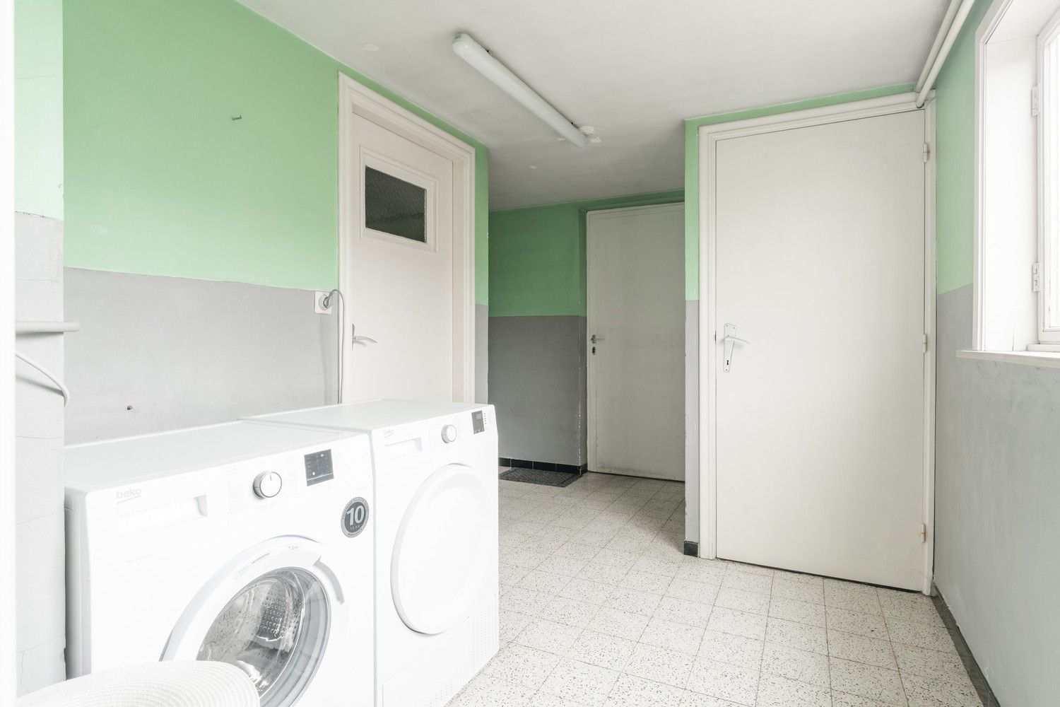 Ruime splitlevelwoning op 1126 m² in Achel, nabij de Nederlandse grens! foto 16