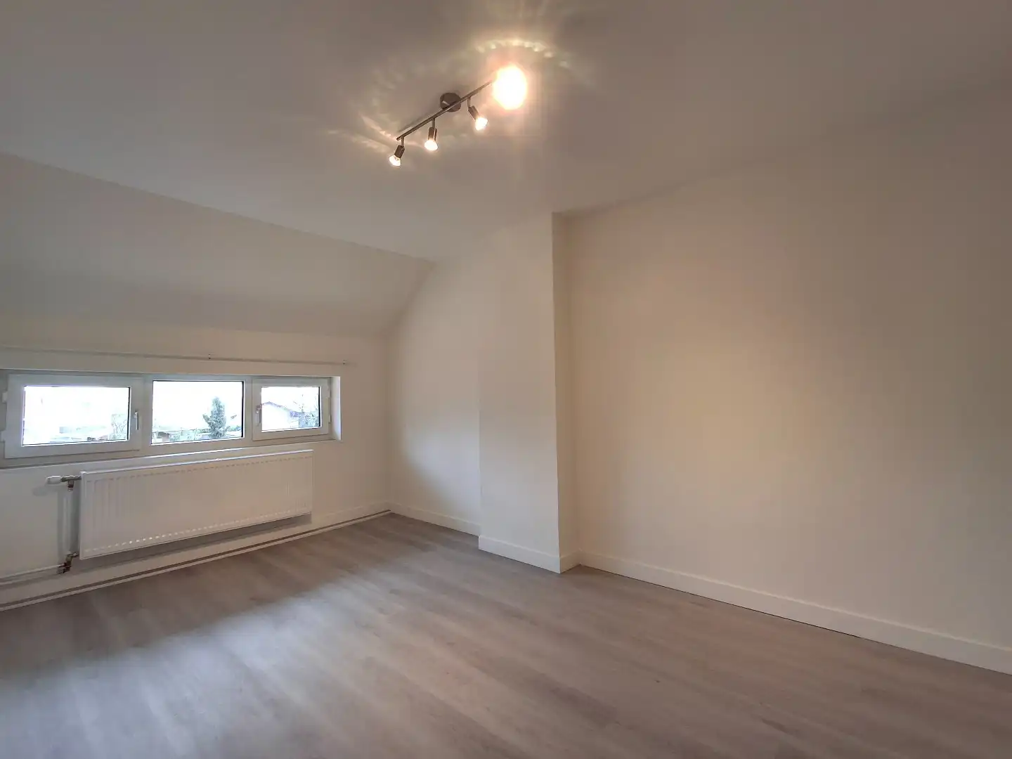 GERENOVEERDE WONING MET 3 SLAAPKAMERS EN TUIN IN HARTJE TIELT foto 10