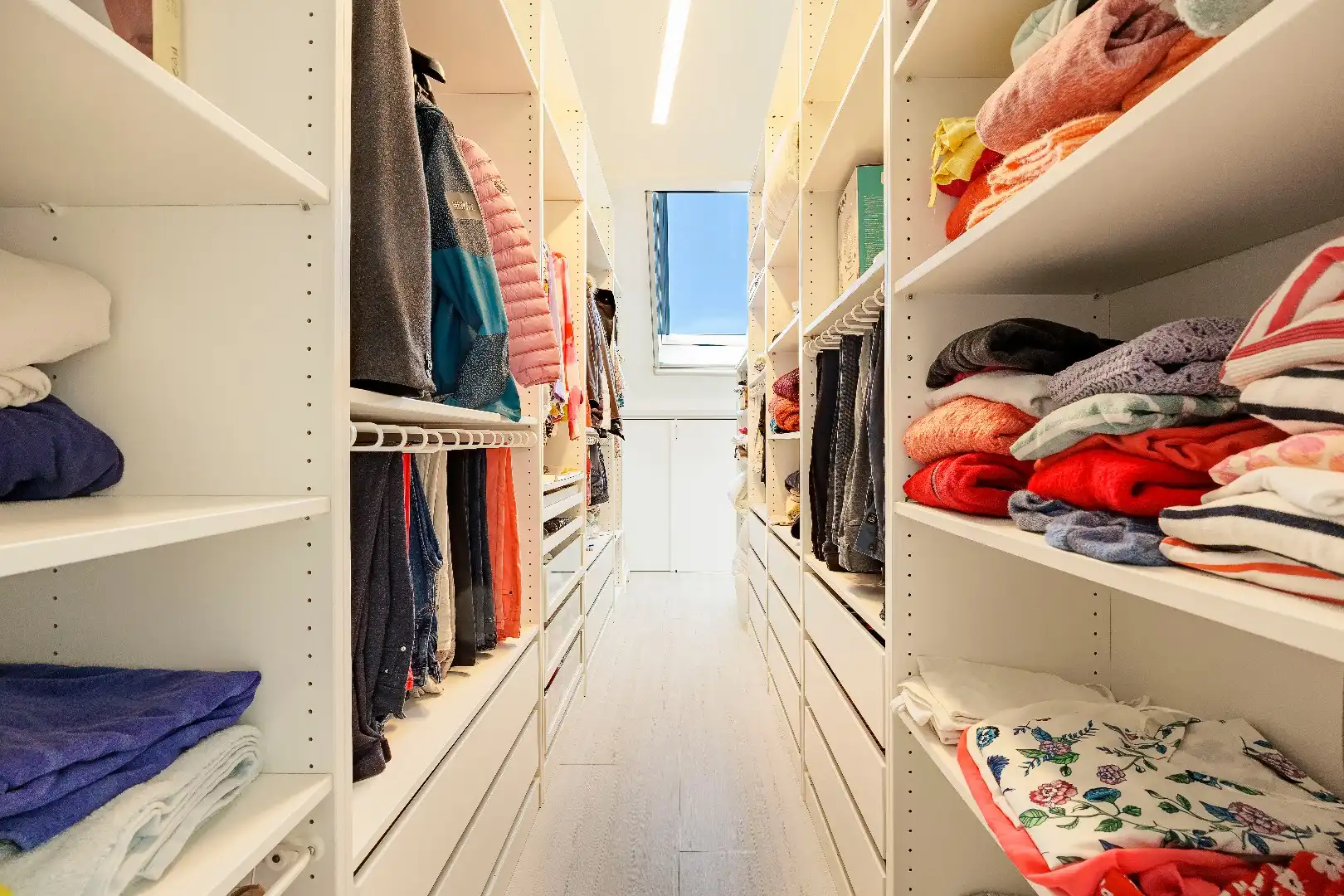 Knap gerenoveerde woning met uitzonderlijk lichtinval in het hartje van Heist foto 14