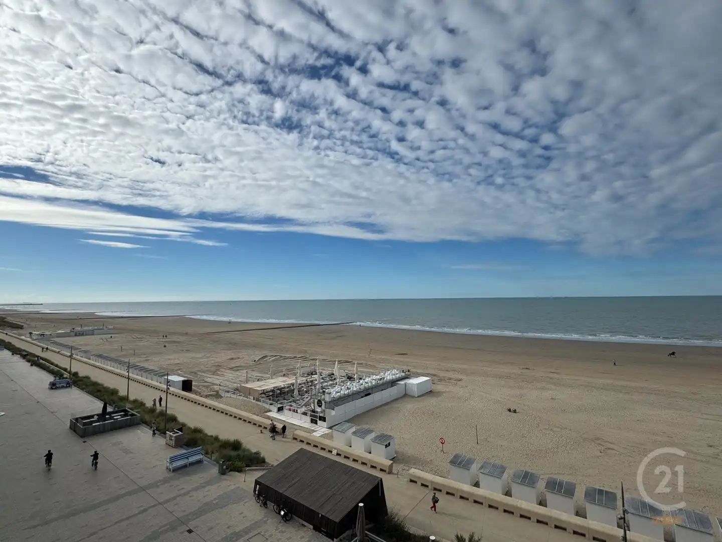 Ruim appartement met frontaal zeezicht – Residentie Acapulco, Westende-Bad foto {{pictureIndex}}