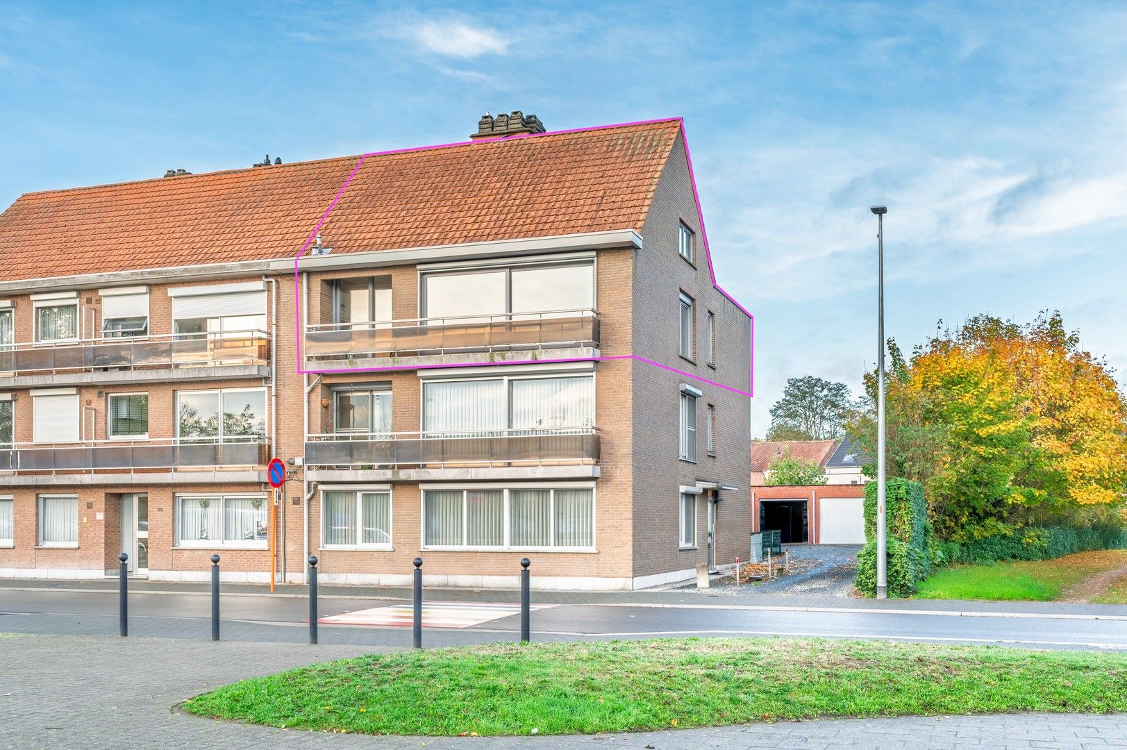 Ruim en lichtrijk appartement met garage foto {{pictureIndex}}