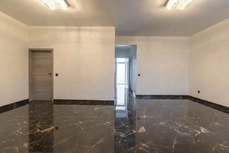 Centrum Izegem - Gelijkvloer appartement met garage en hobbyruimte foto 5