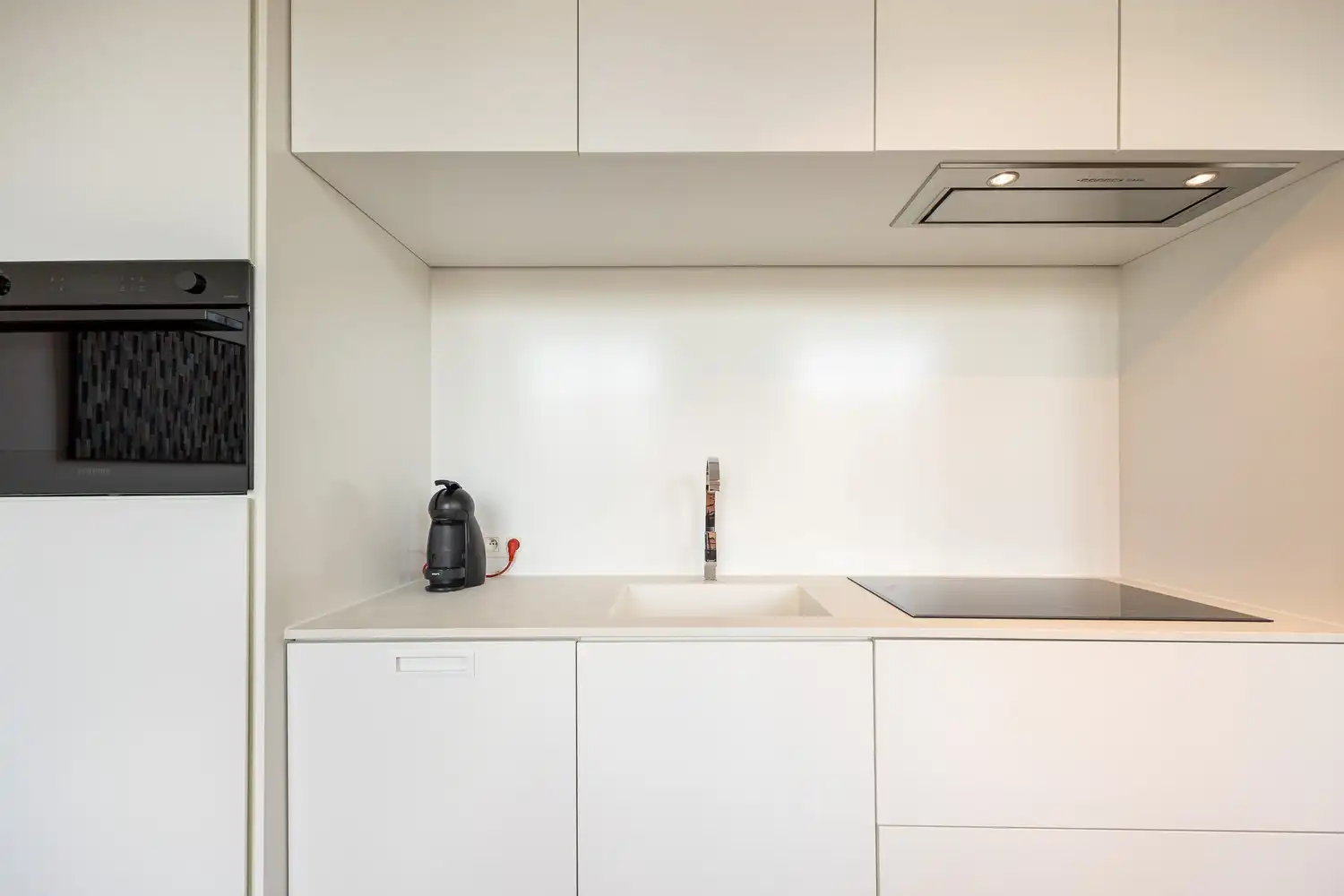 Instapklaar gemeubeld appartement met ruim terras in hartje Antwerpen foto 4