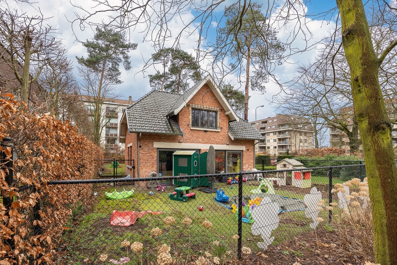 Koetshuis: Ideale opbrengsteigendom in een prachtig parkdomein, in hartje Schoten foto 2