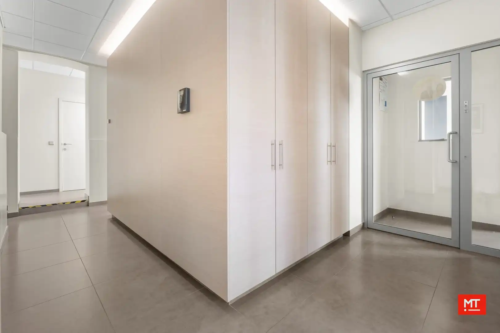Opbrengsteigendom bestaande uit handelsruimte en 2 appartementen in centrum Beselare foto 23