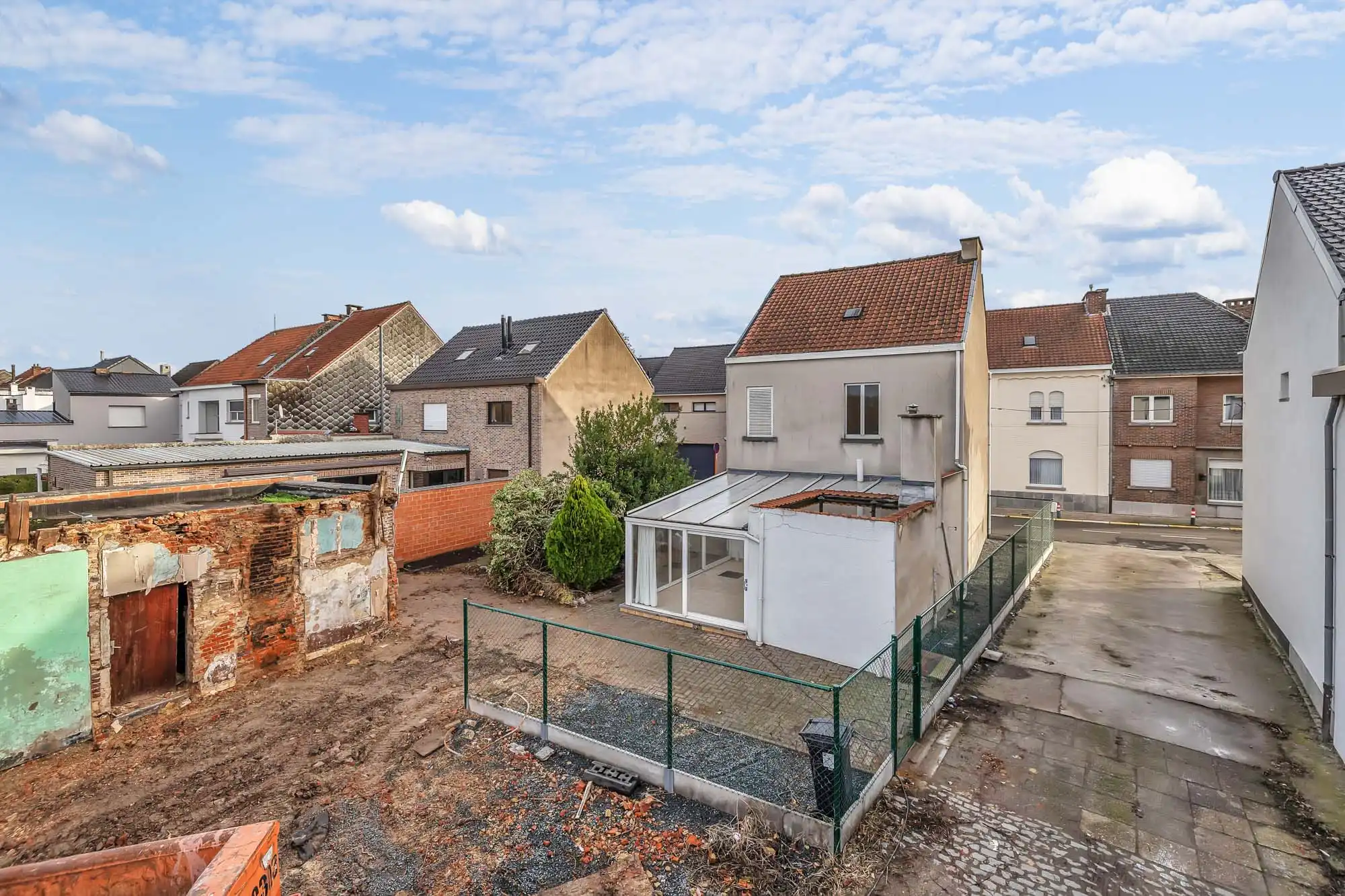 Te renoveren woning met veel potentieel nabij centrum foto 25