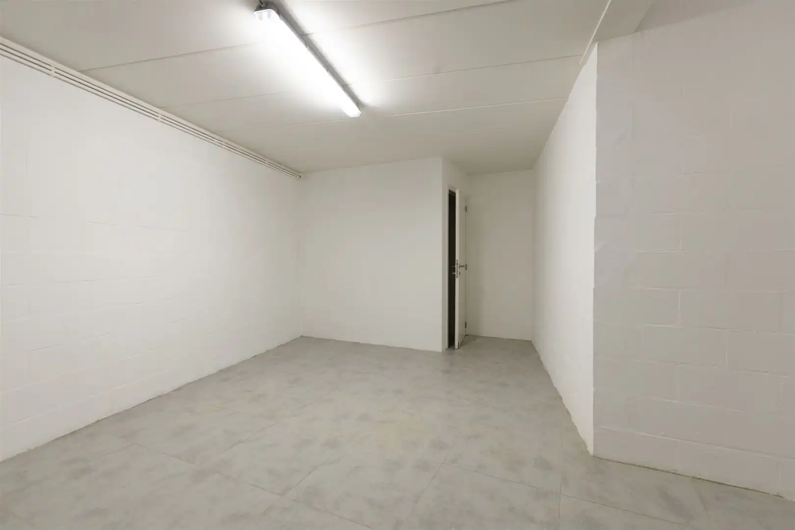 TE KOOP: Modern kantoor op gunstige locatie te Houthalen! foto 21