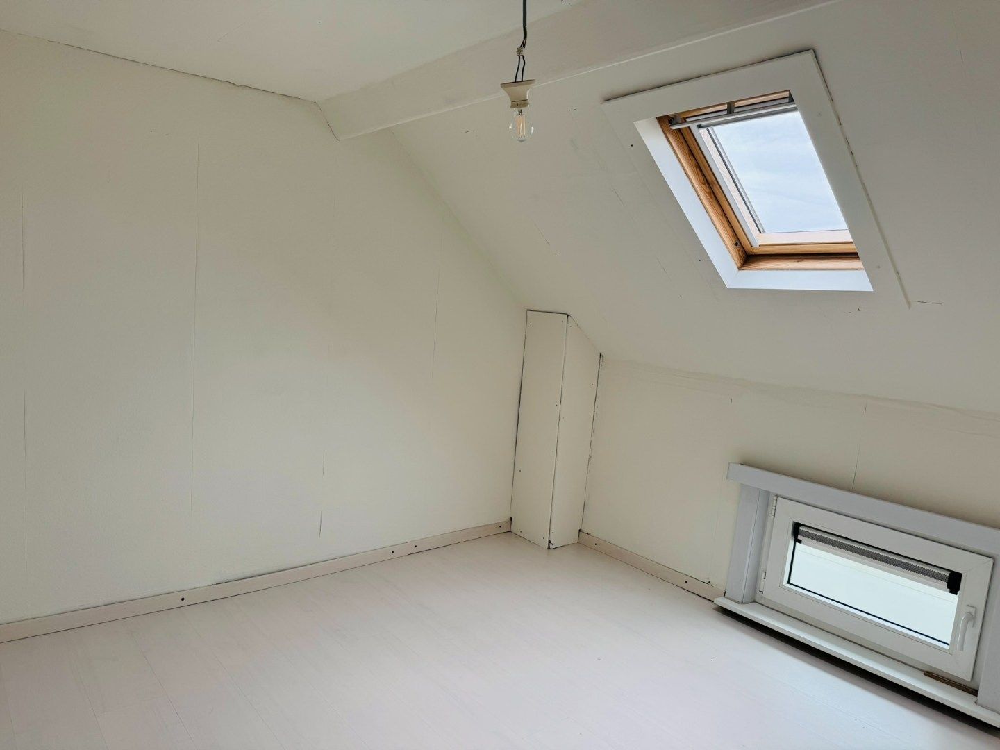 Goedgelegen starterswoning met 2 slaapkamers en tuin in Mariakerke foto 5