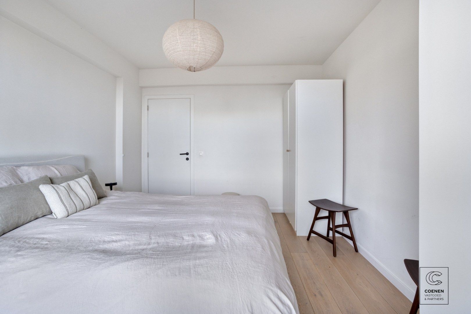 Stijlvol gerenoveerd appartement met 2 slaapkamers & zonnig terras op toplocatie te Berchem foto 15