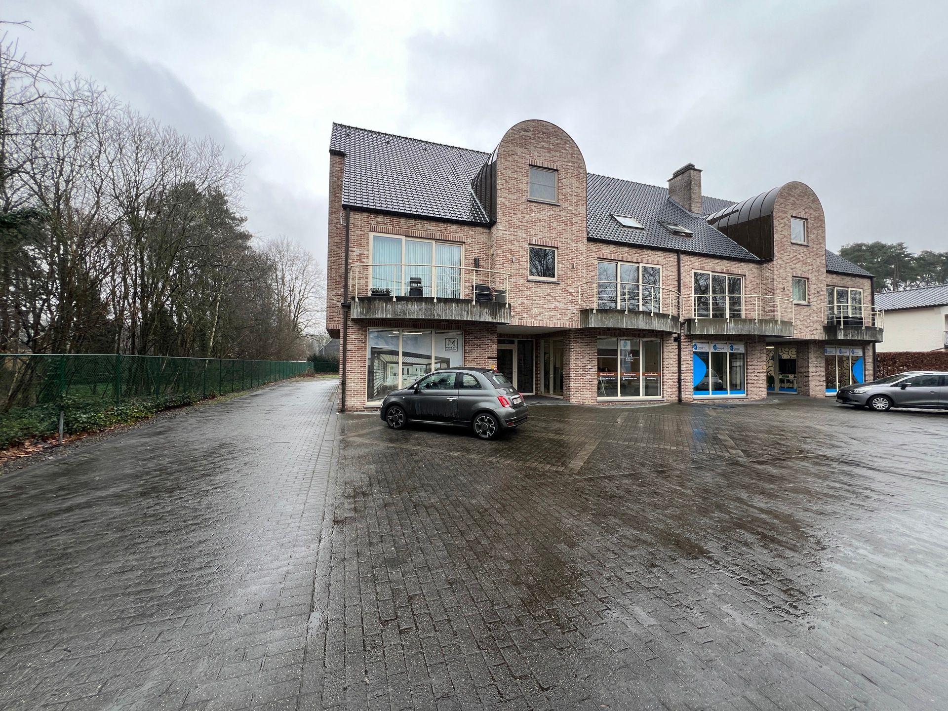 TE HUUR: handelspand/kantoor op toplocatie foto 9