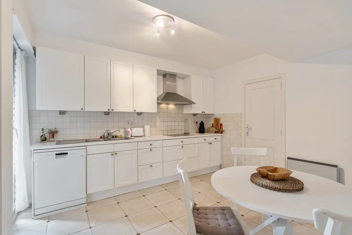 Ruim (141m²) 3-slaapkamerappartement met staanplaats, kelder én twee grote terrassen foto 8
