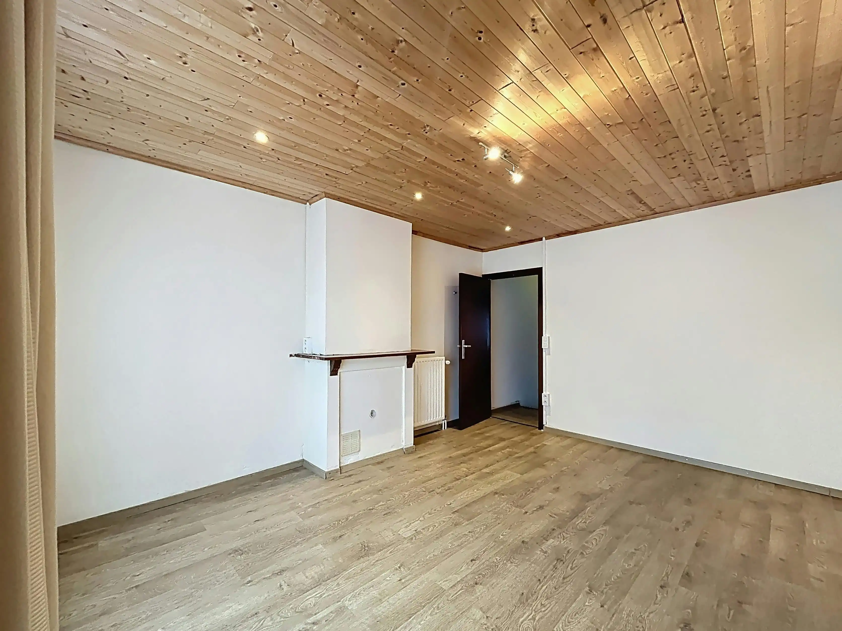 Handelshuis te koop op de Markt van Eeklo foto 13